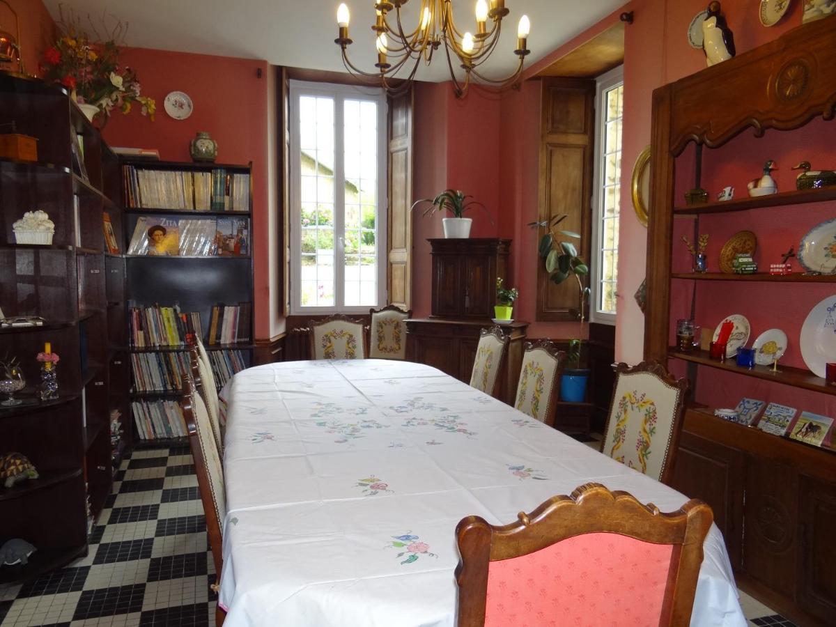 Manoir De La Provosterie Bed & Breakfast Ahuille ภายนอก รูปภาพ